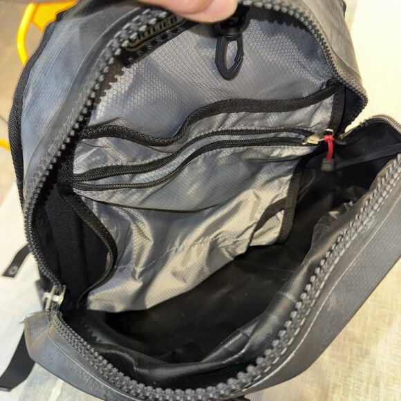 Ortlieb Cor13 Backpack Orange Black Biking Waterproof TPZIP 13L Hydration 700g - Picture 6 of 8